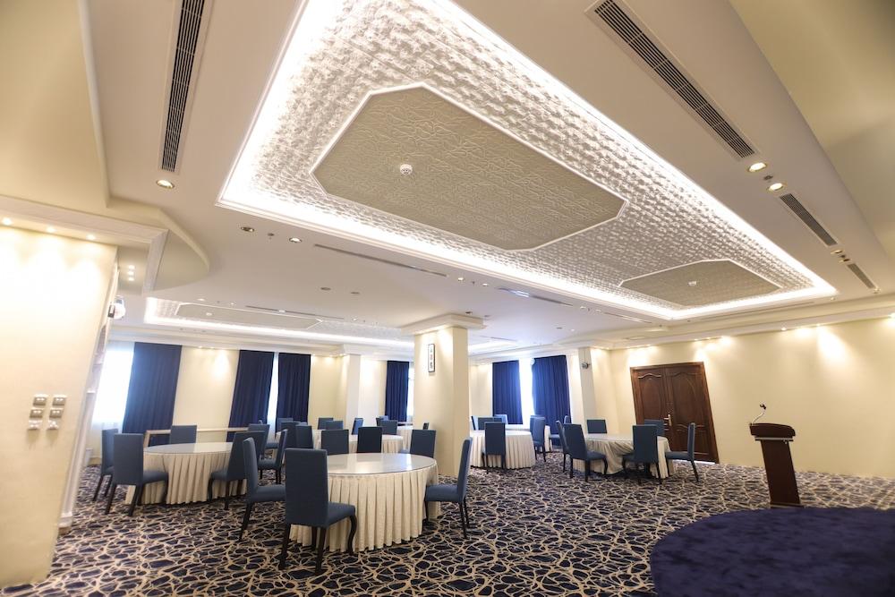 Platinum Park Hotel