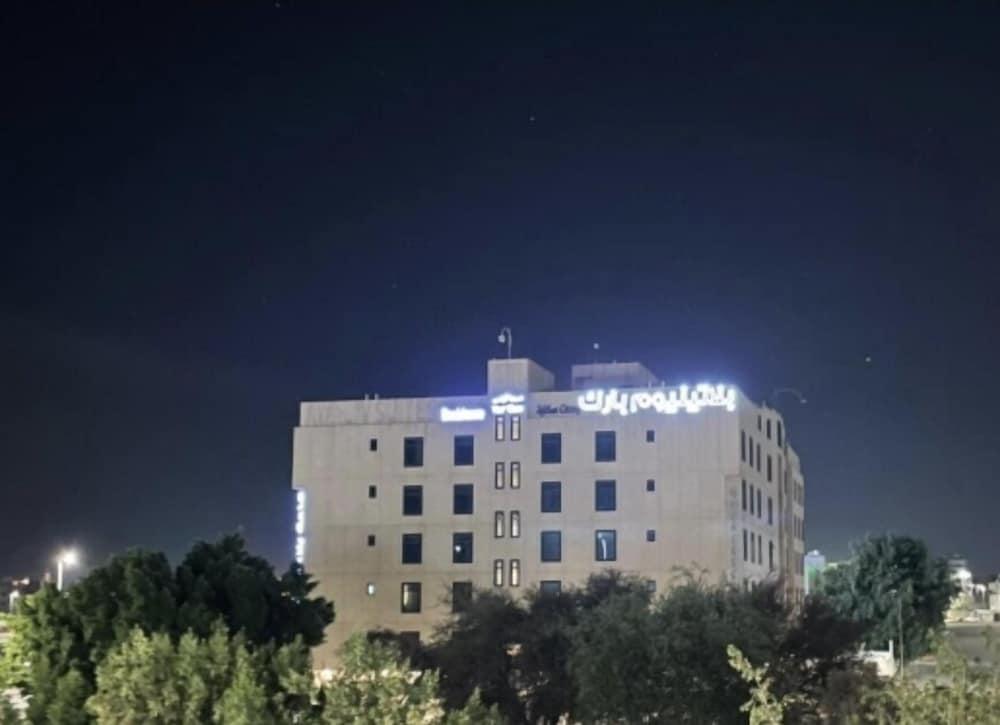 Platinum Park Hotel