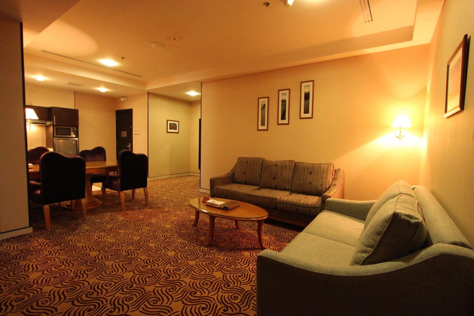 Platinum Park Hotel